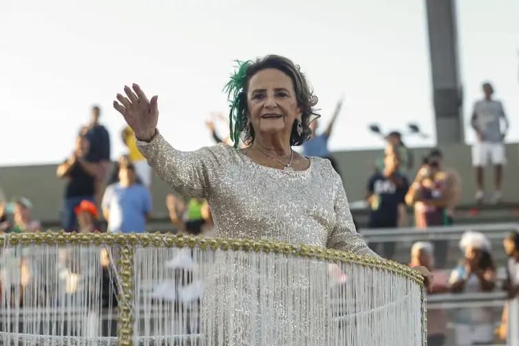Paulo Pinto/Agência Brasil São Paulo (SP), 01/03/2025 - Carnaval 2025 - Sambódromo do Anhembi, desfile do Grupo Especial -Escola de Samba Camisa Verde e Branco. Foto Paulo Pinto/Agência Brasil