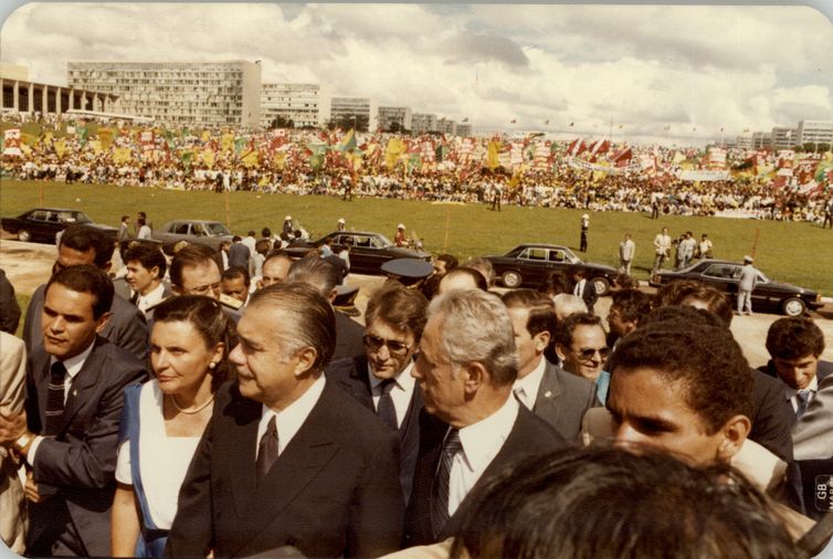 Arquivo/Senado Há 30 anos José Sarney subia a rampa do Congresso Nacional para tomar posse como primeiro presidente da Nova República