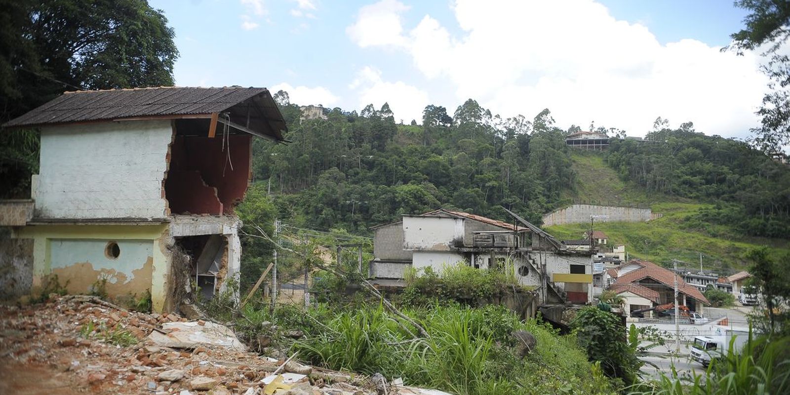 Ex-prefeito de Nova Friburgo é condenado por desvios após tragédia