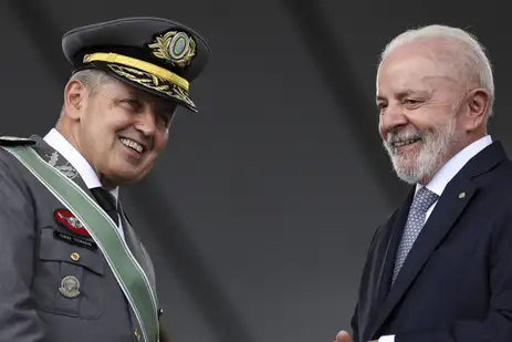 Marcelo Camargo/Agência Brasil Brasília (DF), 16/04/2025 - O comandante do Exército, general Tomás Paiva, e o presidente Luiz Inácio Lula da Silva, participam da celebração do Dia do Exército e do jubileu de 80 anos das vitórias da Força Expedicionária Brasileira (FEB) na Segunda Guerra Mundial, na Itália. Foto: Marcelo Camargo/Agência Brasil