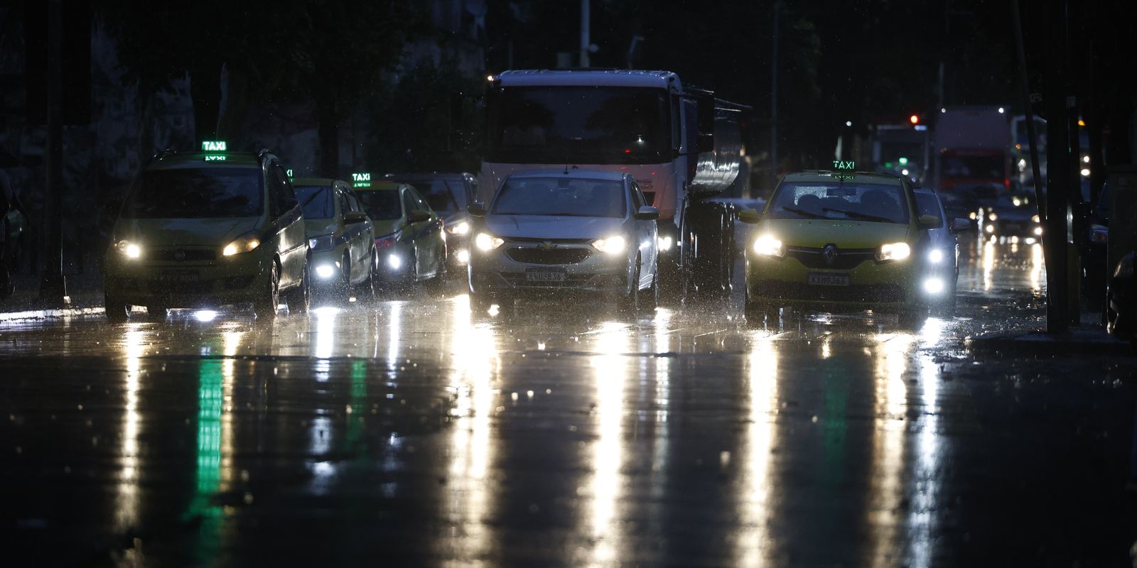 Petrópolis faz ações de prevenção contra temporal na região serrana