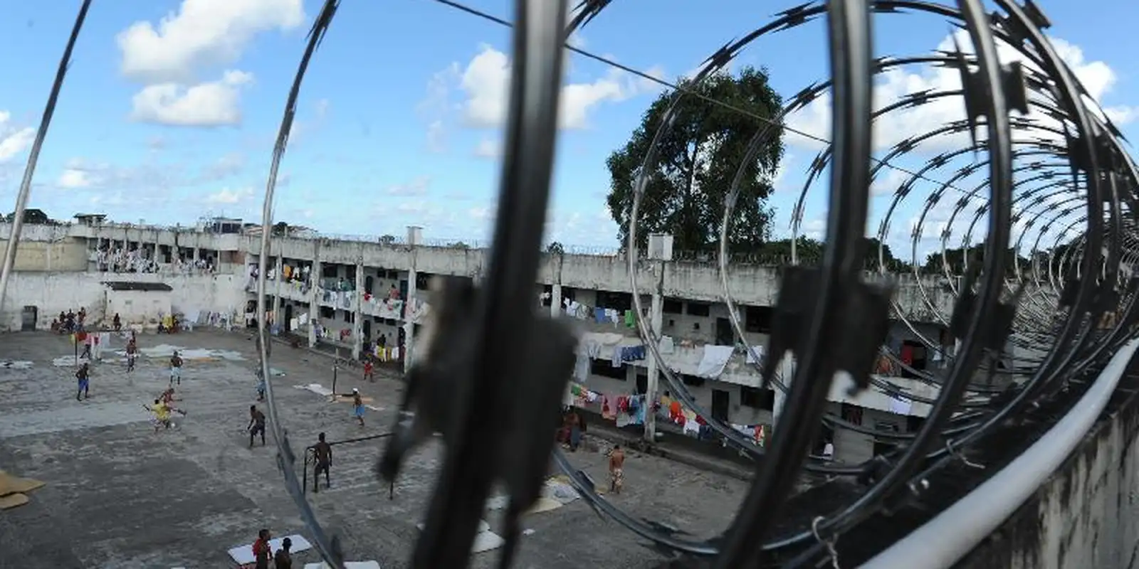 STF decide que prática de revista vexatória em presídios é ilegal