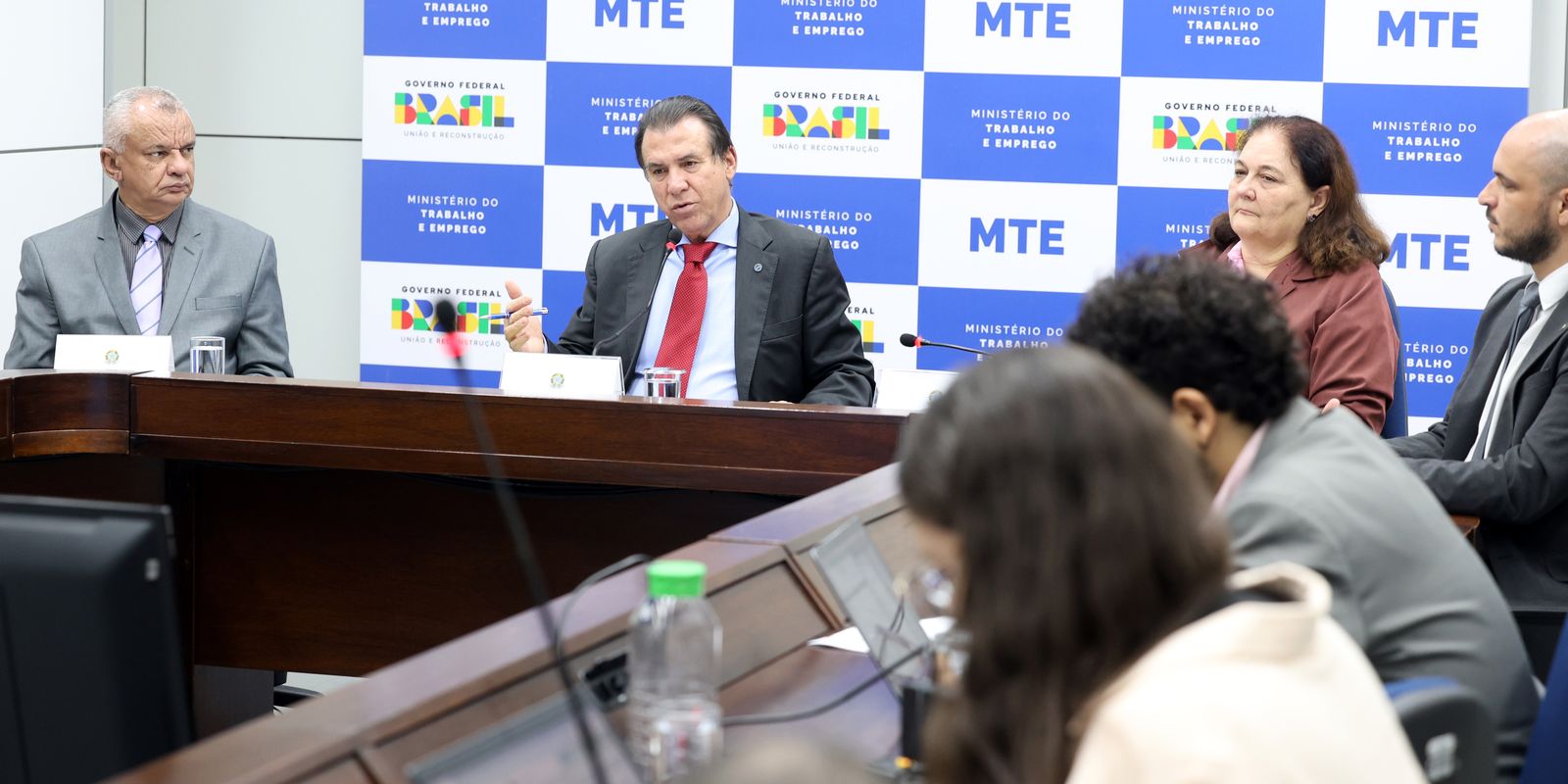 Brasil registra saldo de mais de 257 mil novos empregos em abril