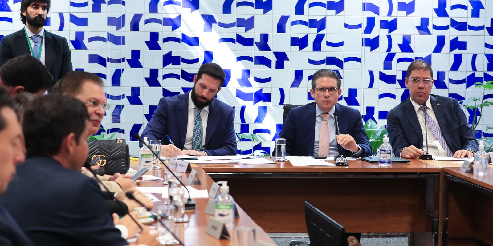 Mesmo reeditado, Câmara pauta urgência para derrubar decreto de IOF