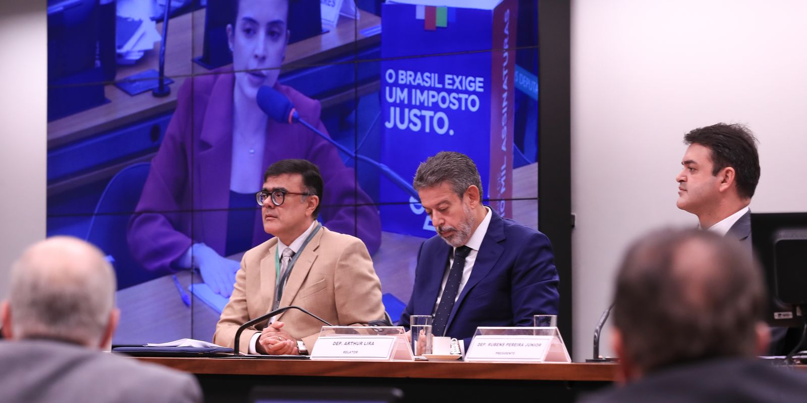 Comissão da Câmara aprova isenção do IR para quem ganha até R$ 5 mil