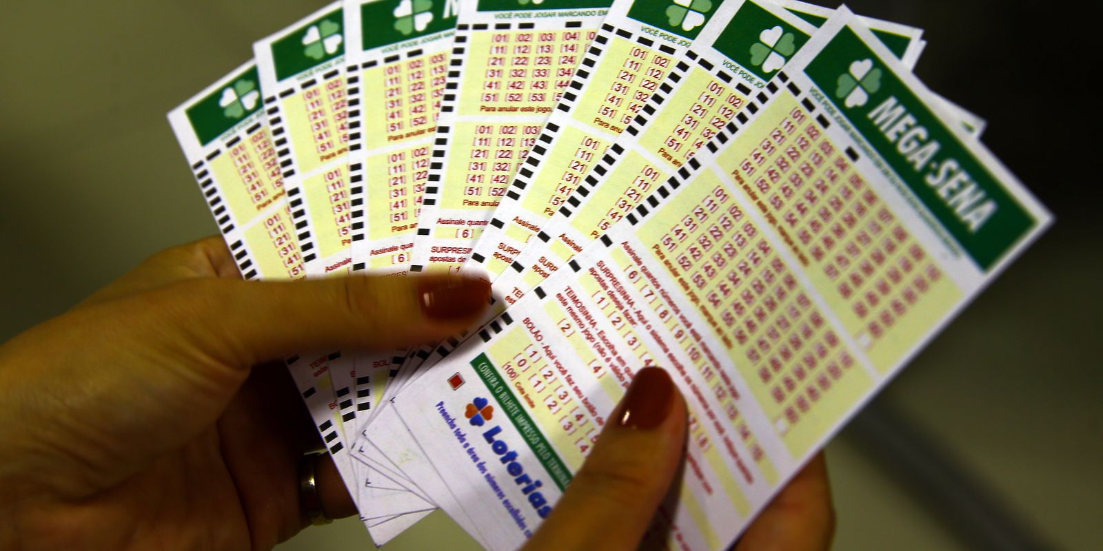 Mega-Sena acumula e prêmio principal vai para R$ 55 milhões