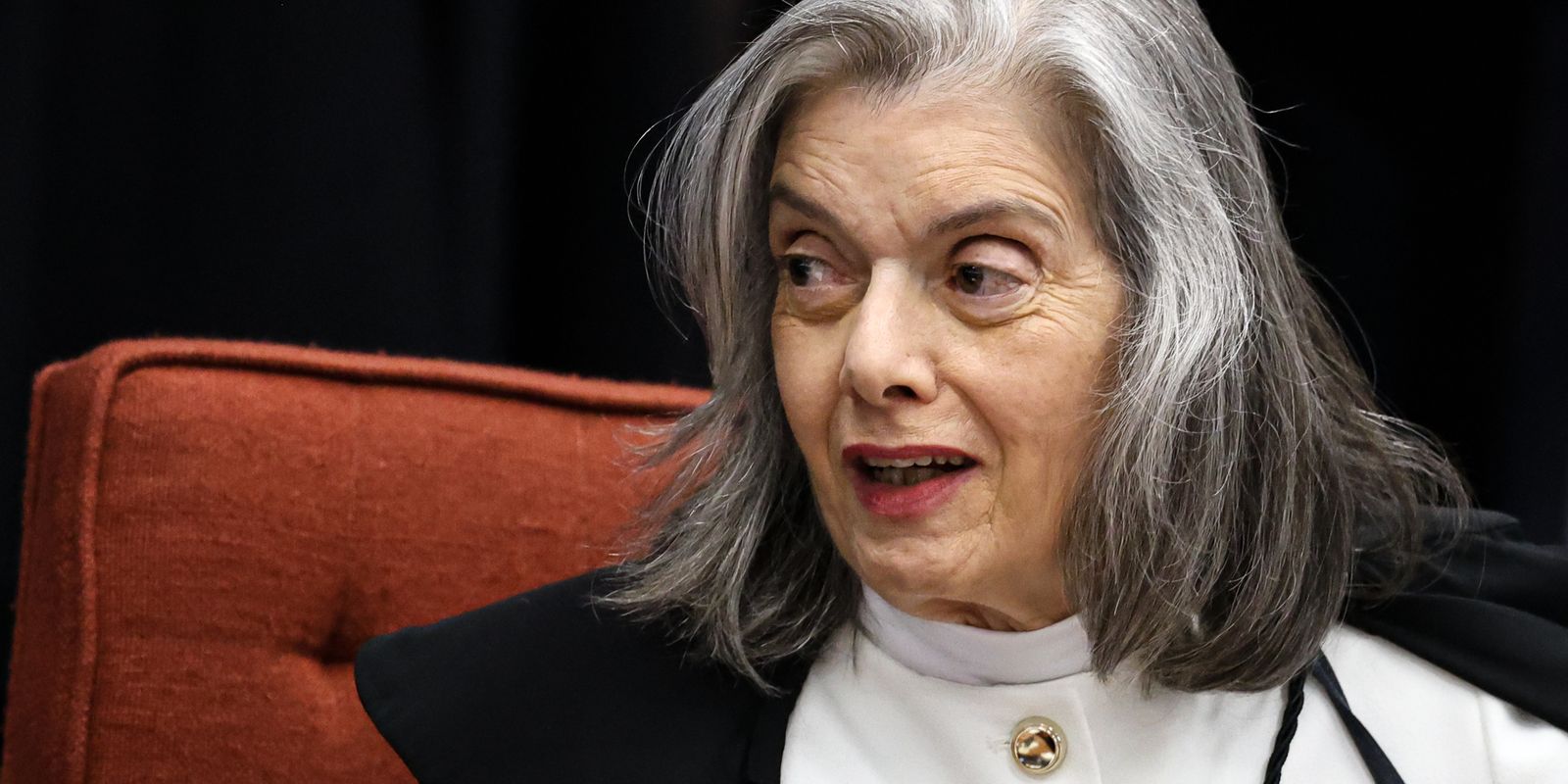 Cármen Lúcia diz que STF manterá defesa da democracia