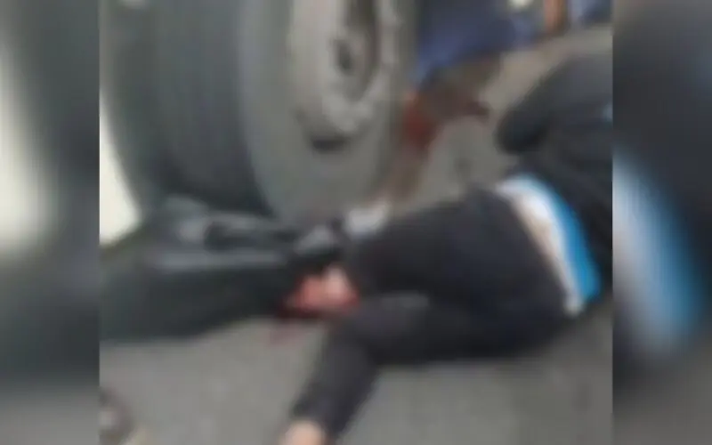 Grave acidente em Manaus deixa motoqueiro e passageiro mutilados
