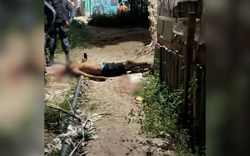 Homem é assassinado a tiros em beco da comunidade Monte Sião