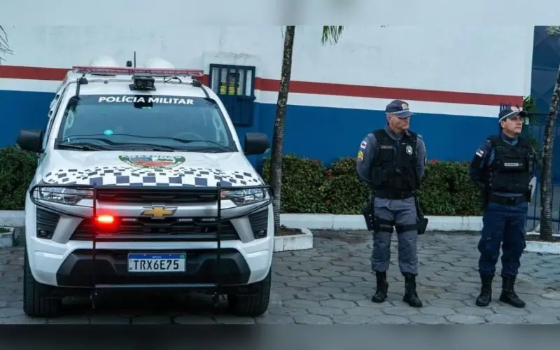 Taradão se masturba em fila de supermercado na Compensa
