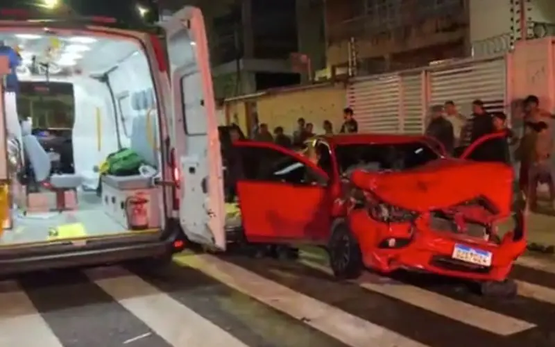Motora bêbado colide com caminhonete no bairro Praça 14