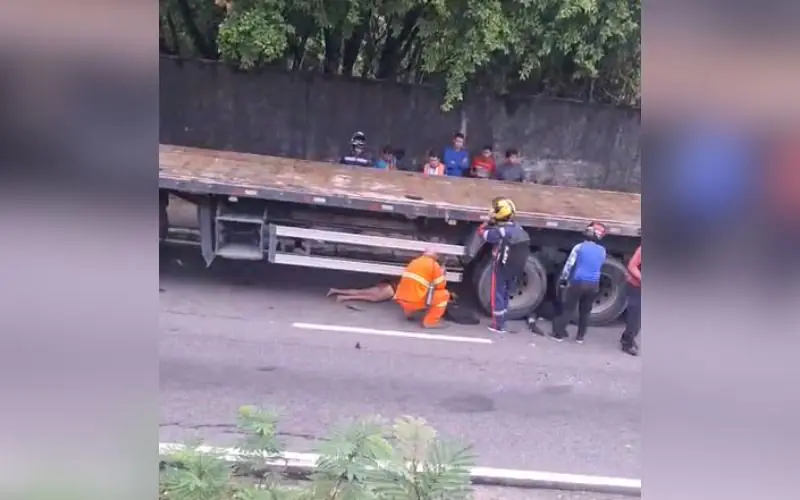 Motociclista e garupa sofrem grave acidente na Av. Rodrigo Otávio