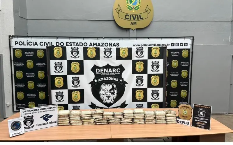 Polícia apreende 60 quilos de cocaína em rodas de caminhonete