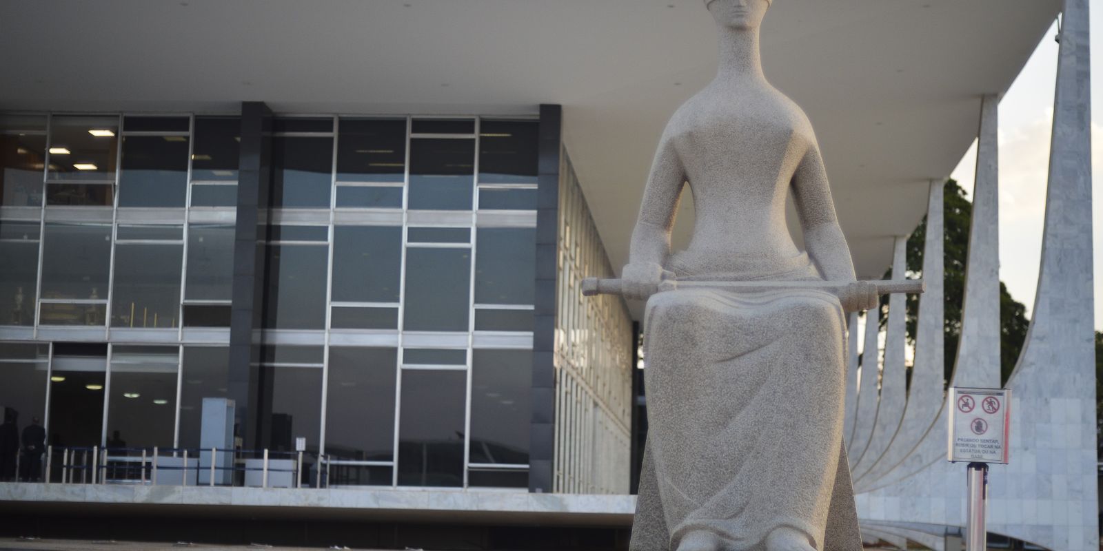 STF conclui julgamento que torna Eduardo Bolsonaro réu