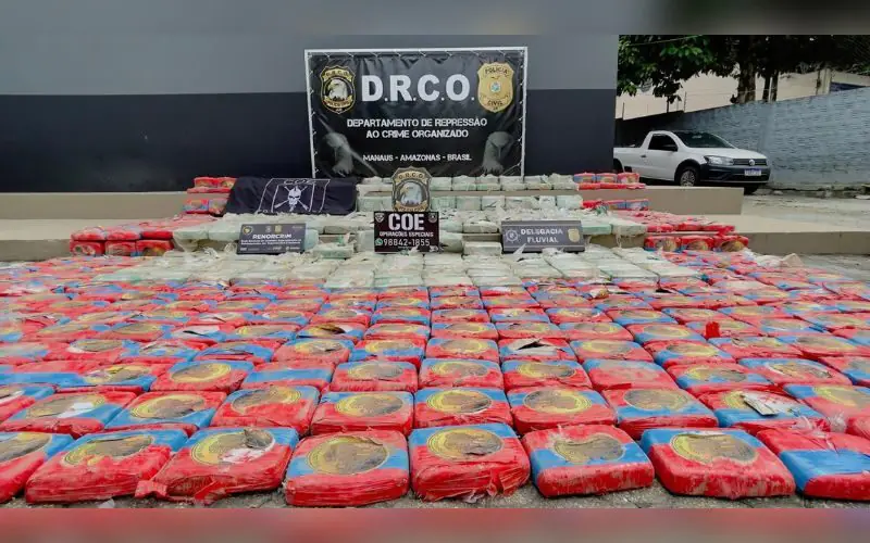 Polícia apreende 700 quilos de cocaína no Rio Solimões