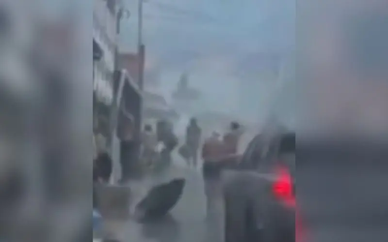 Casa pega fogo durante chuva e ventania no Grande Vitória