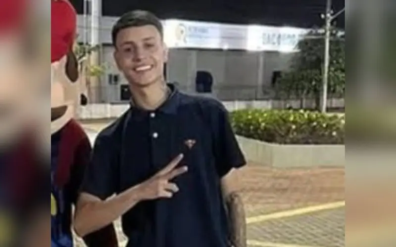 Covardes espancam jovem até a morte em plena Av. Curaçao