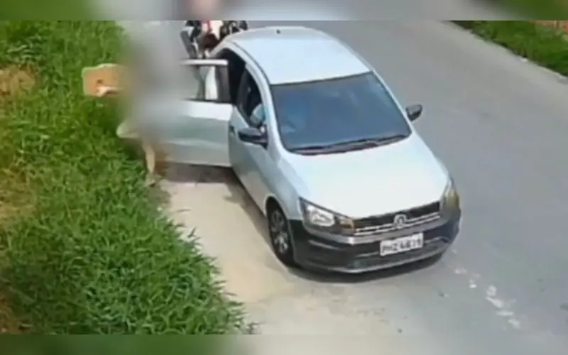 Polícia identifica mãe e filha que abandonaram filhotes em Manaus