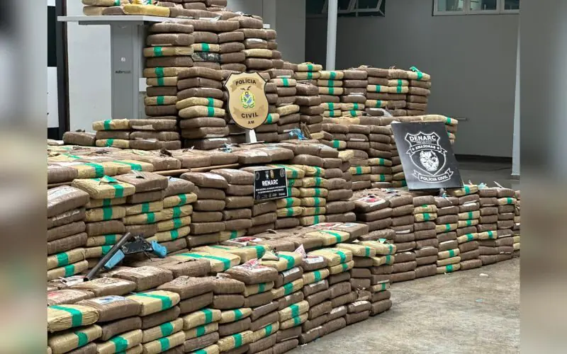 Polícia apreende skunk avaliado em R$ 24 milhões em Iranduba