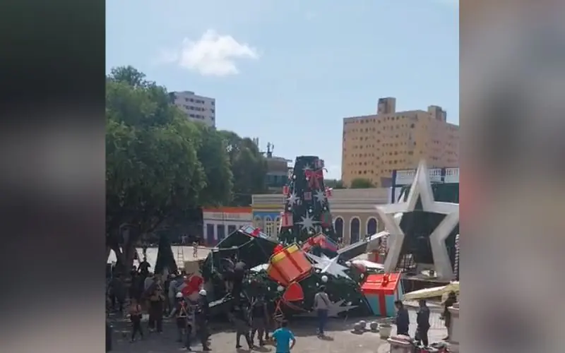 Trabalhadores ficam feridos durante montagem de árvore de Natal