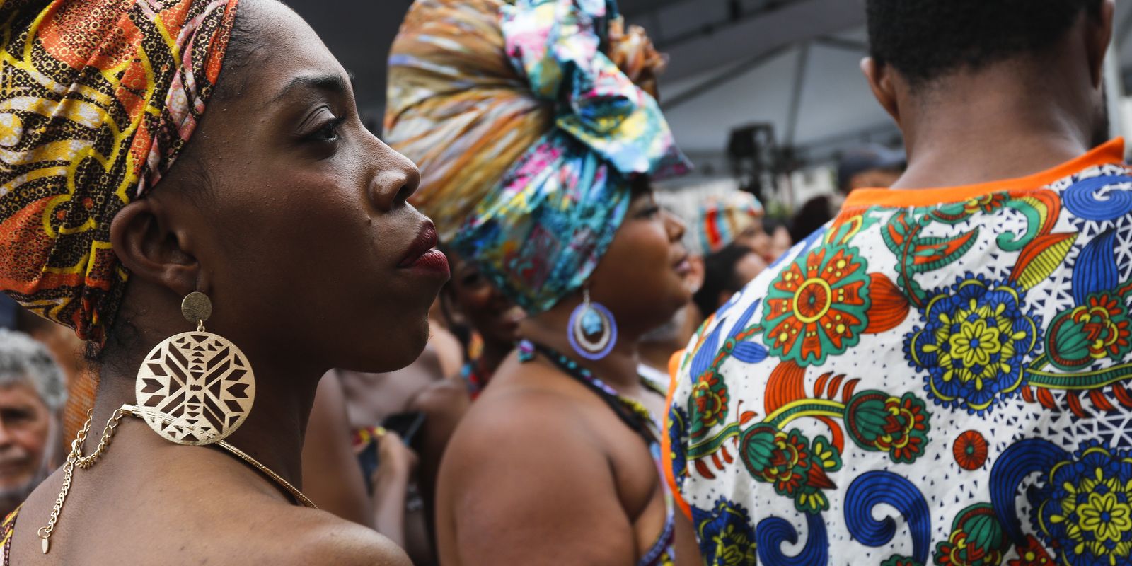 Hoje é Dia destaca consciência negra, trânsito e Rachel de Queiroz