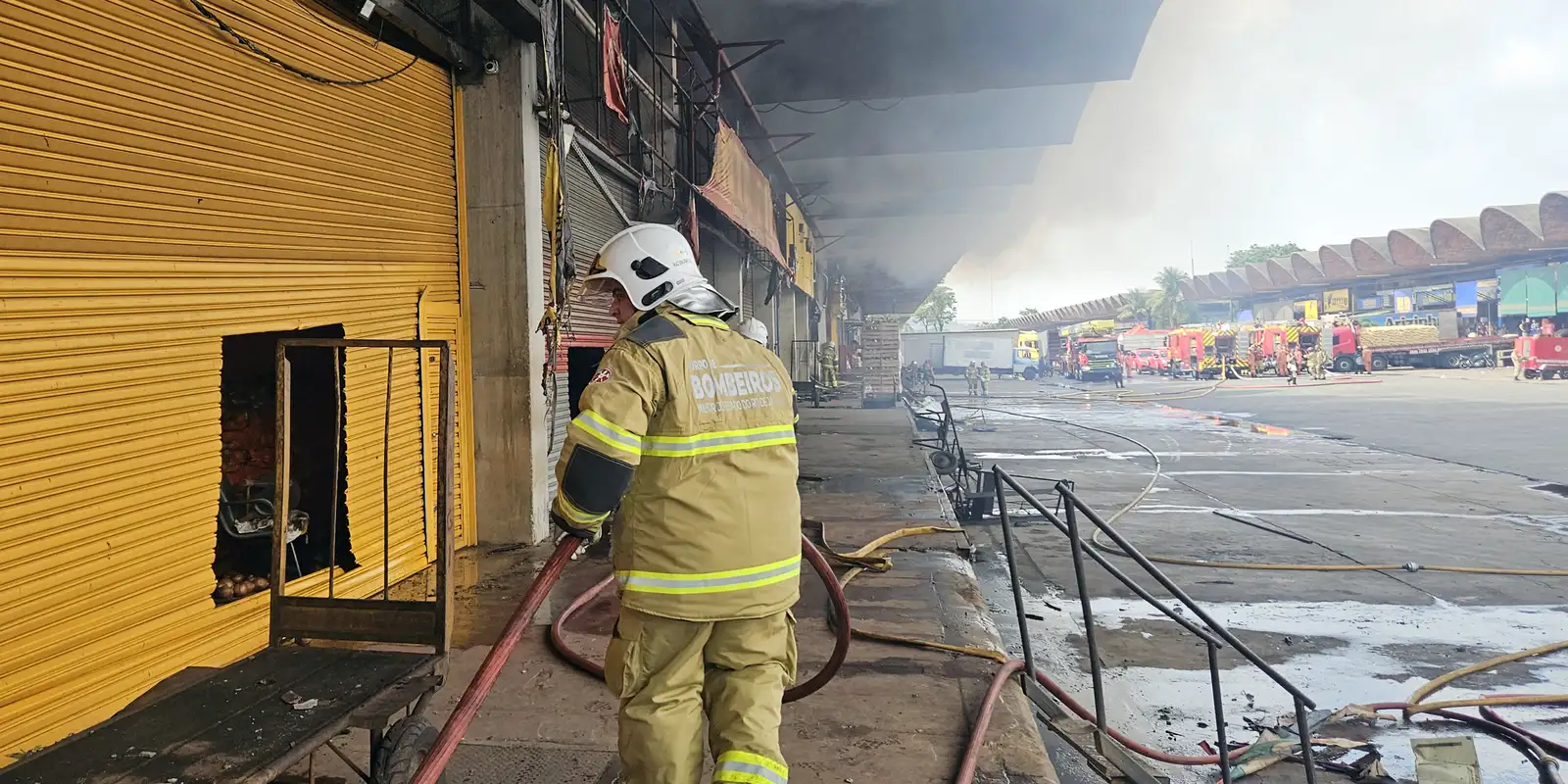 Rio: Ceasa informa que 28 lojas foram destruídas por incêndio