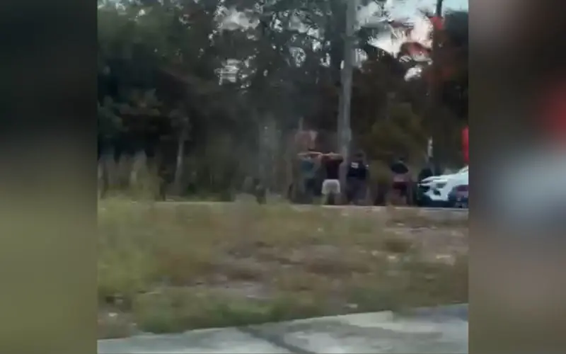 'Surubão' de marmanjos em 'matel' é interrompido pela polícia