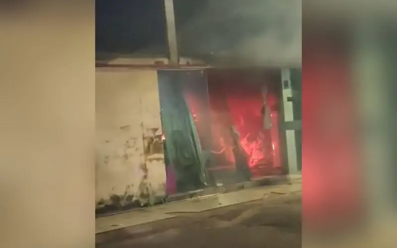 Incêndio destrói residência no biarro Nova Esperança