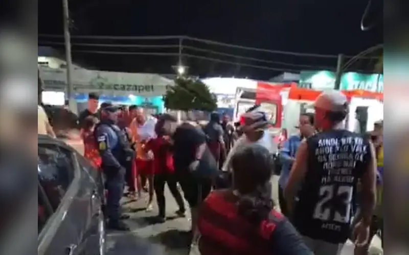 Motora bêbado causa acidente e leva capacetada em Manaus