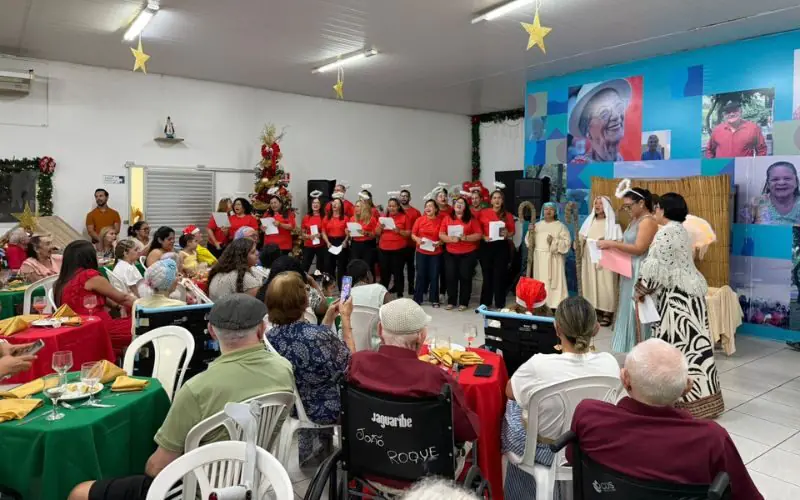 Prefeitura de Manaus promove evento natalino para idosos da Fundação Dr. Thomas
