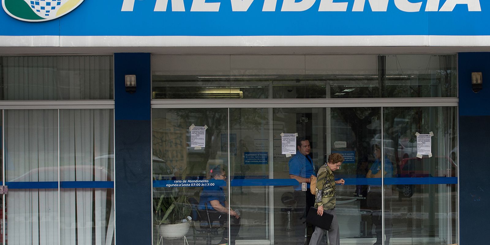 Agências do INSS abrem para atendimento extra neste sábado e domingo