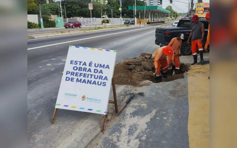 Prefeitura realiza obra de drenagem na Av. Constantino Nery
