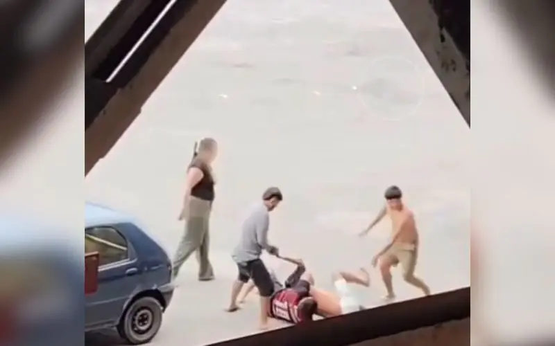 Jovem é sequestrado em estacionamento de supermercado