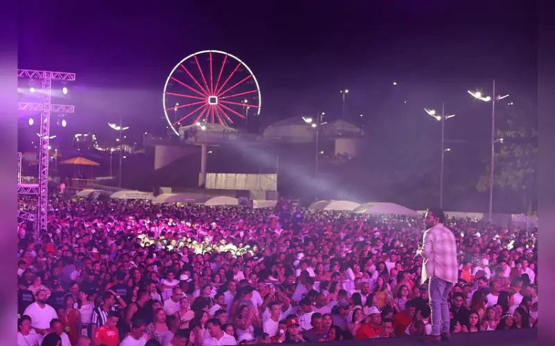 Prefeitura realiza Réveillon com grande público na Ponta Negra