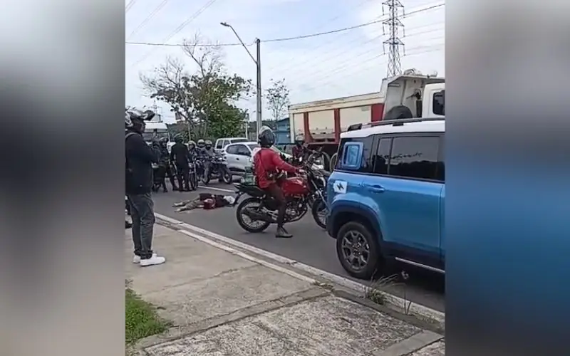 Moto invade contramão e passageira morre na Av. das Torres