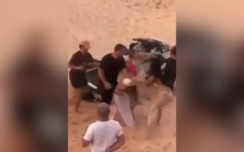 'Novinhas' brigam por 'presente de Deus' na Praia do Tarumã