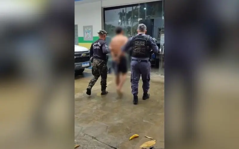 Homem bate em criança com pedaço de madeira em Carauari