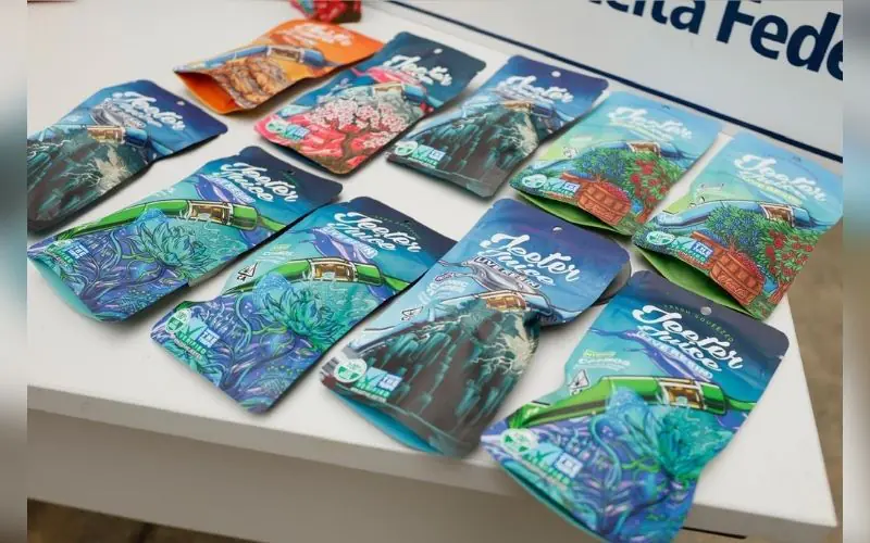 Polícia apreende maconha líquida em cigarros eletrônicos