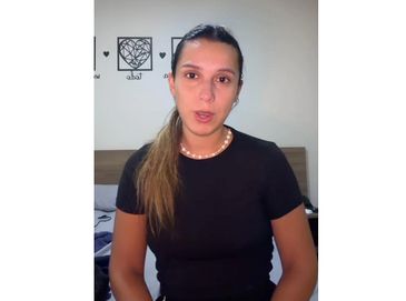 Reprodução/@AgostinaPáez via Instagram Agostina Páez, de 29 anos, acusada de injúria racial contra funcionários em um bar de Ipanema. Foto: Reprodução/@AgostinaPáez via Instagram