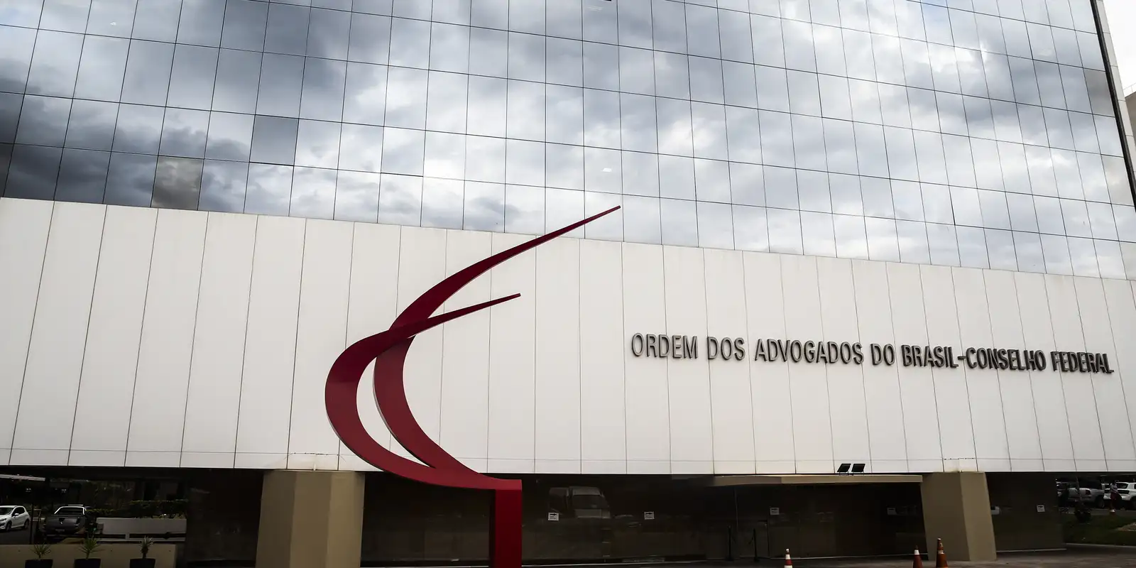 OAB cita “natureza perpétua” e pede fim de inquérito das fake news
