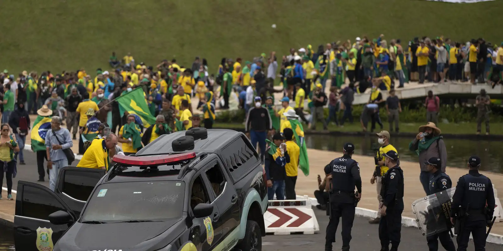 Moraes vota por rejeitar recurso de cúpula da PMDF condenada pelo 8/1