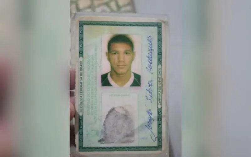 Homem tenta defender a irmã do ex-namorado e morre a facadas