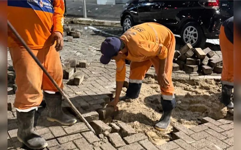 Prefeitura de Manaus realiza obra noturna na Eduardo Ribeiro