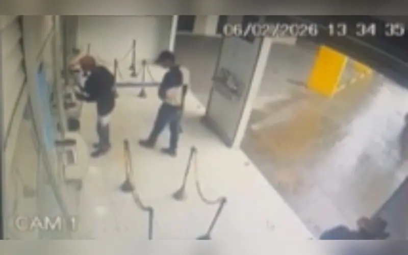 Câmeras flagram explosão durante assalto a casa lotérica