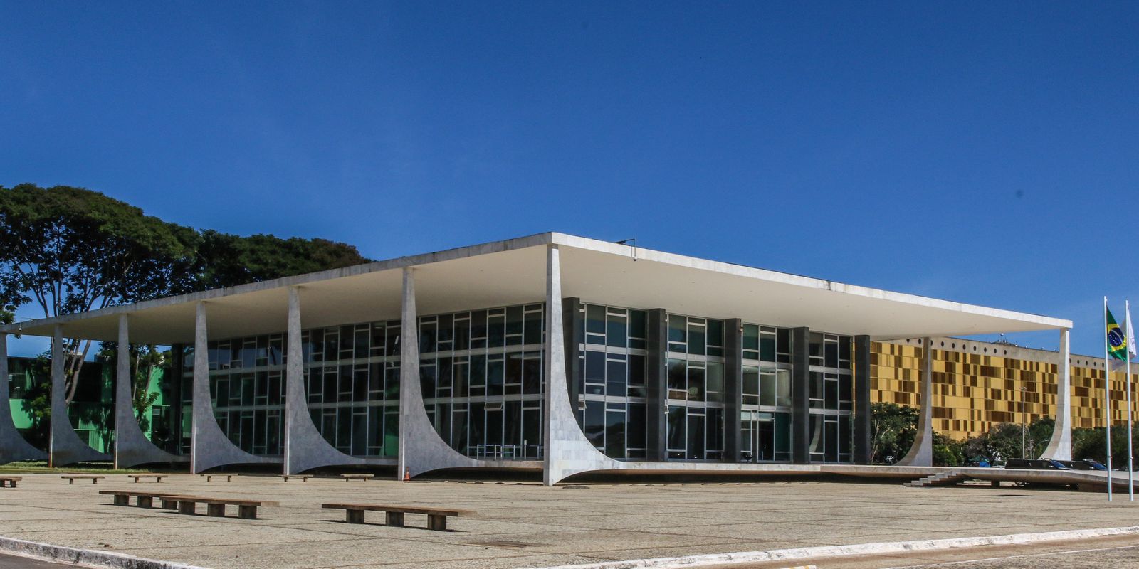 STF derruba lei que criou Programa Escola Sem Partido no Paraná