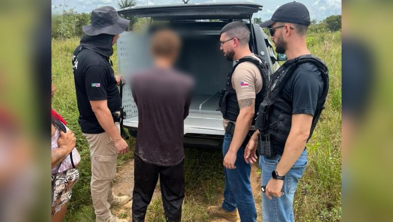 Homem é preso suspeito de matar o próprio irmão a facadas após bebedeira em Manacapuru