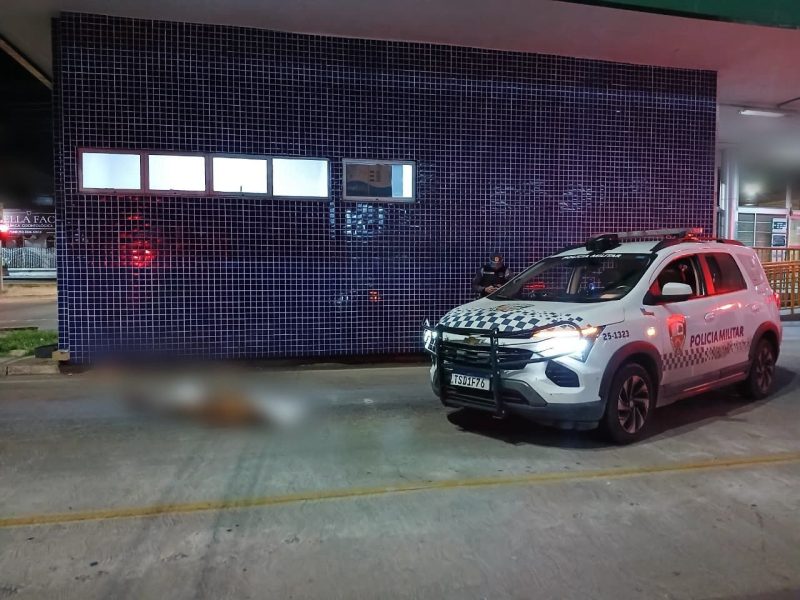 Corpo de homem é encontrado com marca de facada e sem roupas em Manaus