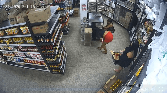 VÍDEO: ‘Gangue das mulheres’ faz arrastão em supermercados de Manaus