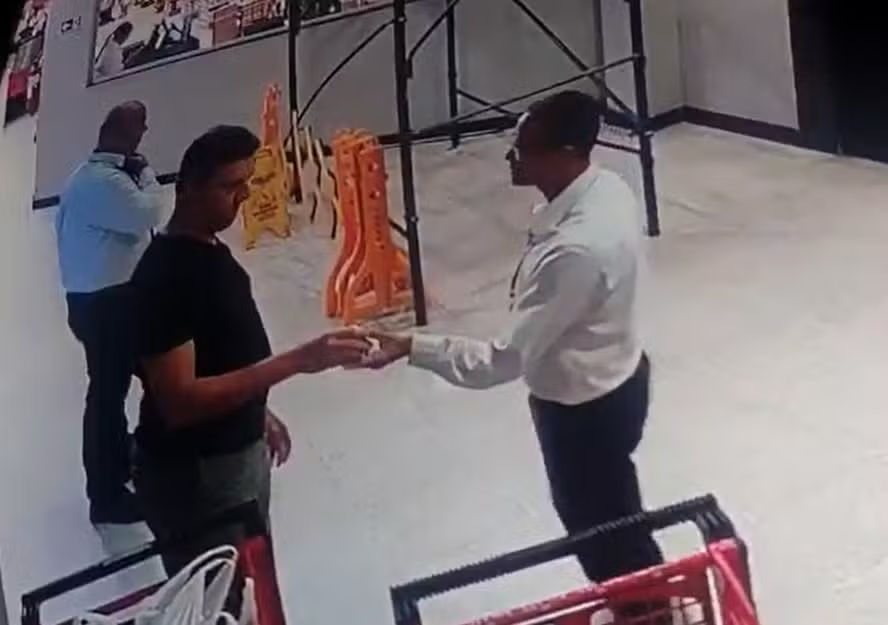 Delegado da PF é flagrado furtando carpaccio de trufa em supermercado