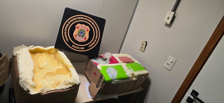 PF prende passageira com 26 kg de skunk no aeroporto de Manaus